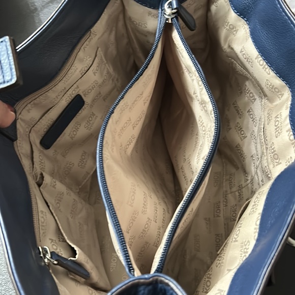 Michael Kors Blue Hamilton Shoulder Bag - Picture 10 of 16